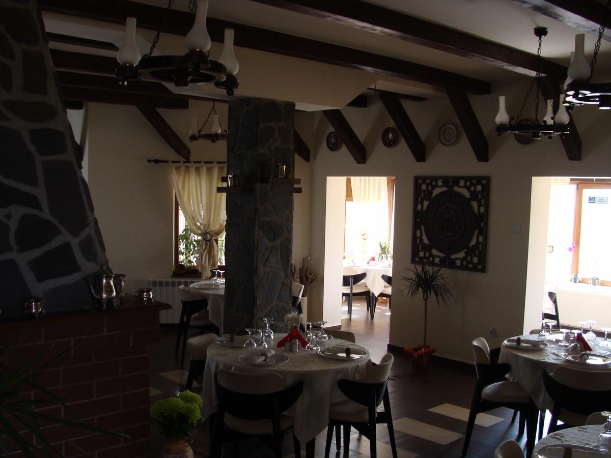Pensiunea Taverna Bucium Iasi Exterior photo